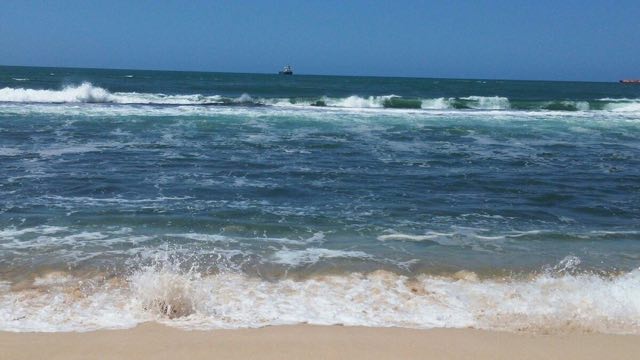 Vagues de l'Atlantique à Sidi Rahal à Villa Silya, villa avec piscine à Sidi Rahal